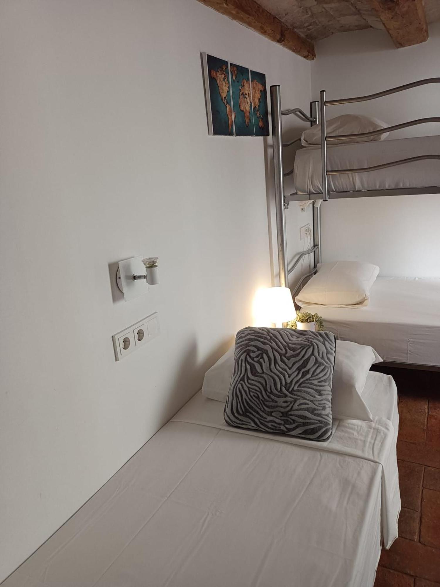 Habitacion Para Grupos Hasta 8 En Plena Rambla De Cataluna Barcelona Exterior foto